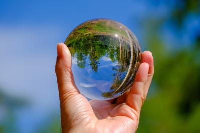 IMG 38 glass sphere 7322496 1920